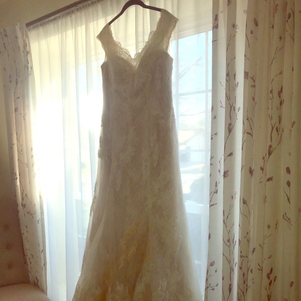 Oleg Cassini wedding dress